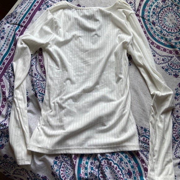 Lace Long Sleeve - Picture 3 of 3